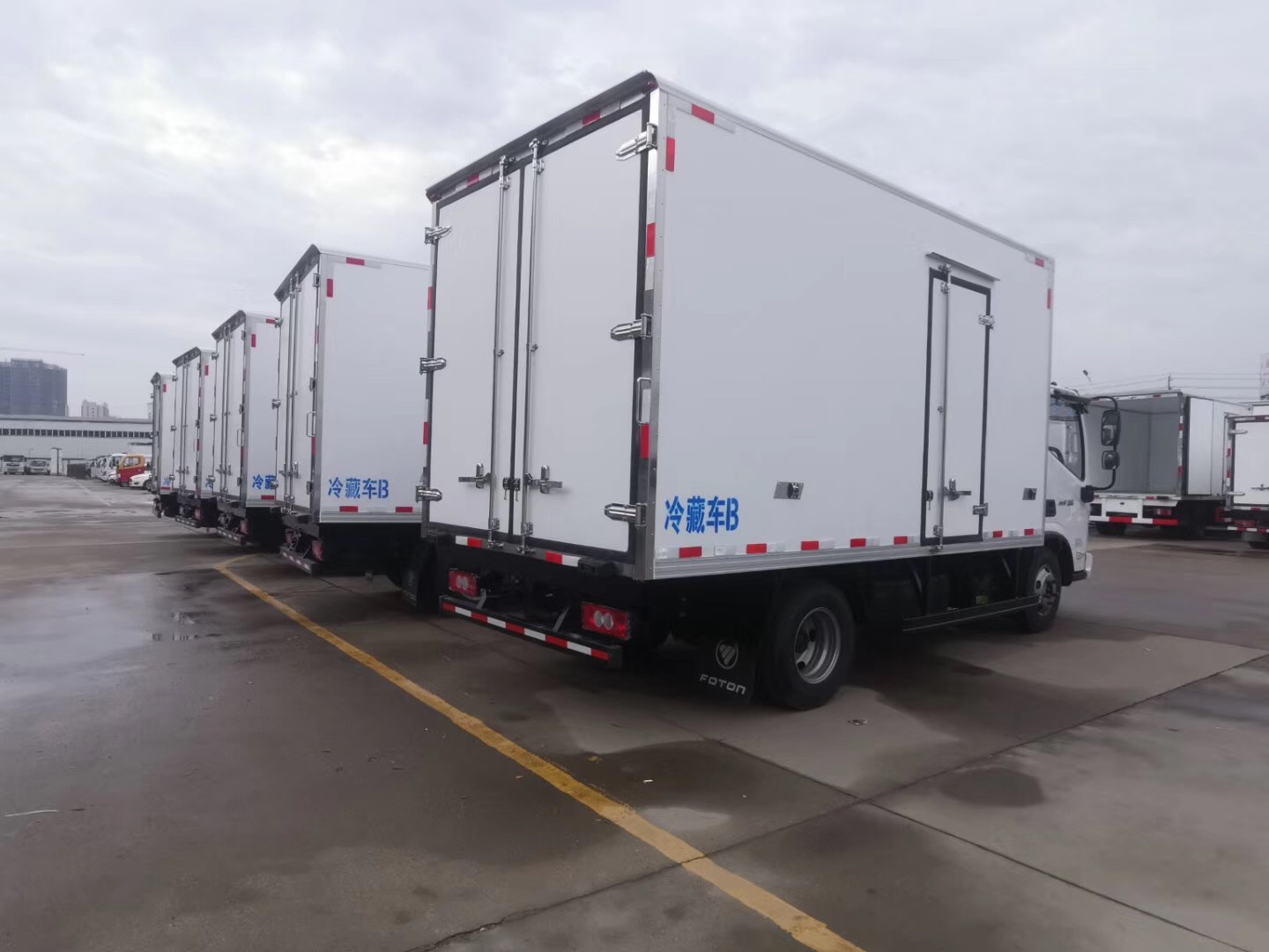 國(guó)六 福田奧鈴速運(yùn)BJ5048XLC-F3冷藏車18立方